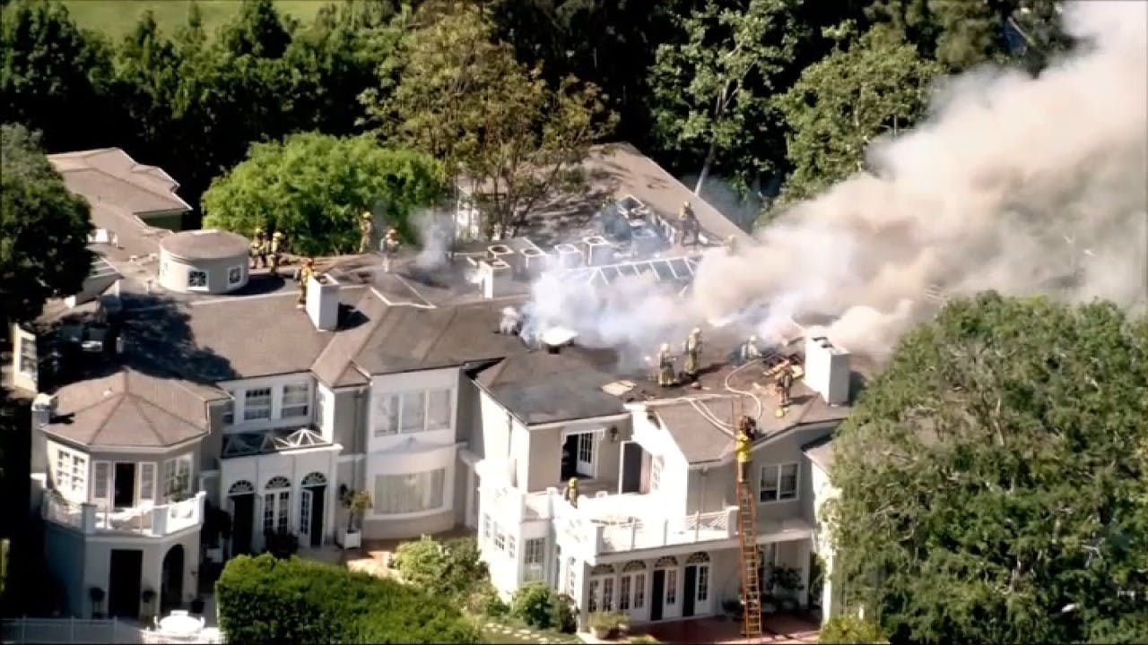Los Angeles Firefighters Challenged at Beverly Crest Mansion BLaze