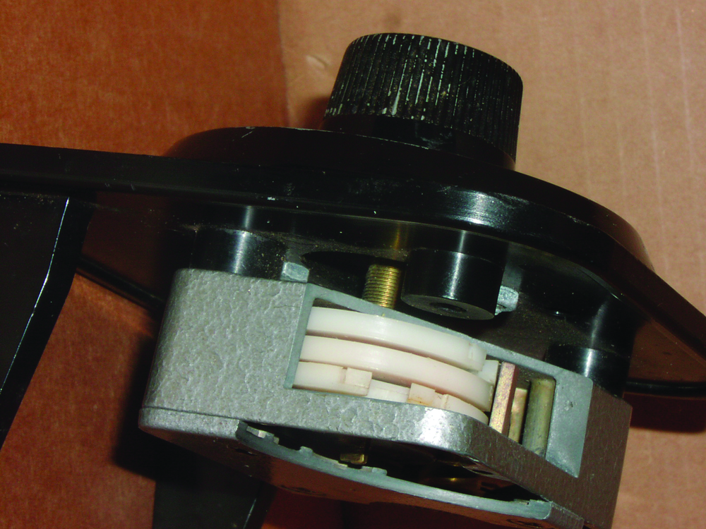 Figure 1. Each wheel contains a notch on its outer edge