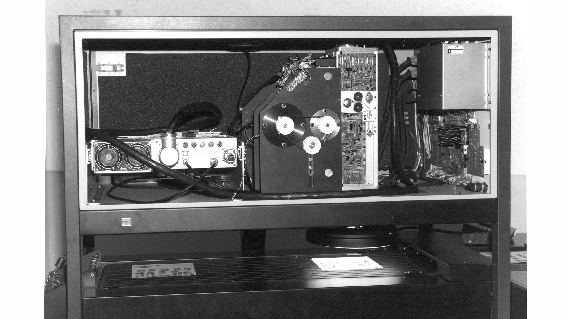 MorphoTrak's machinery for first FBI contract, 1975