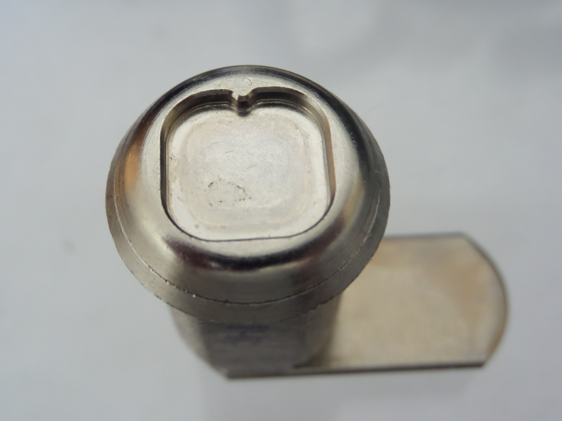 Front view of cam lock