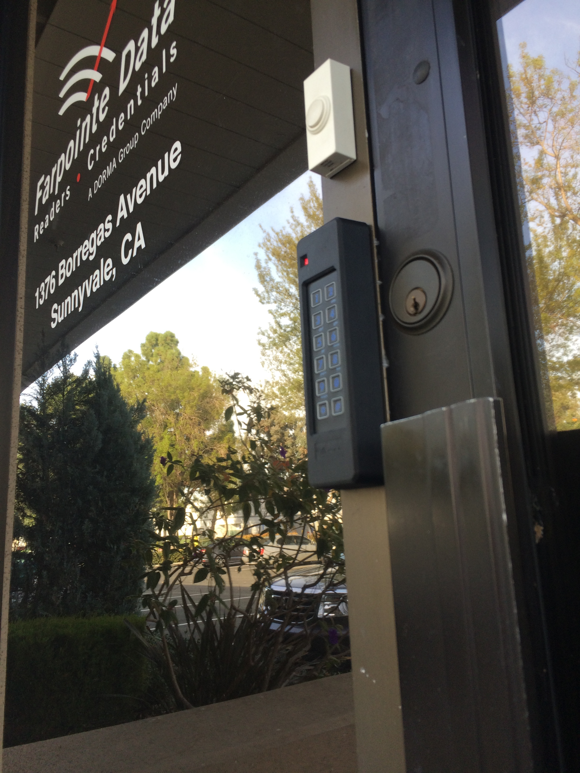 Farpointe Mullion Keypad Reader on door