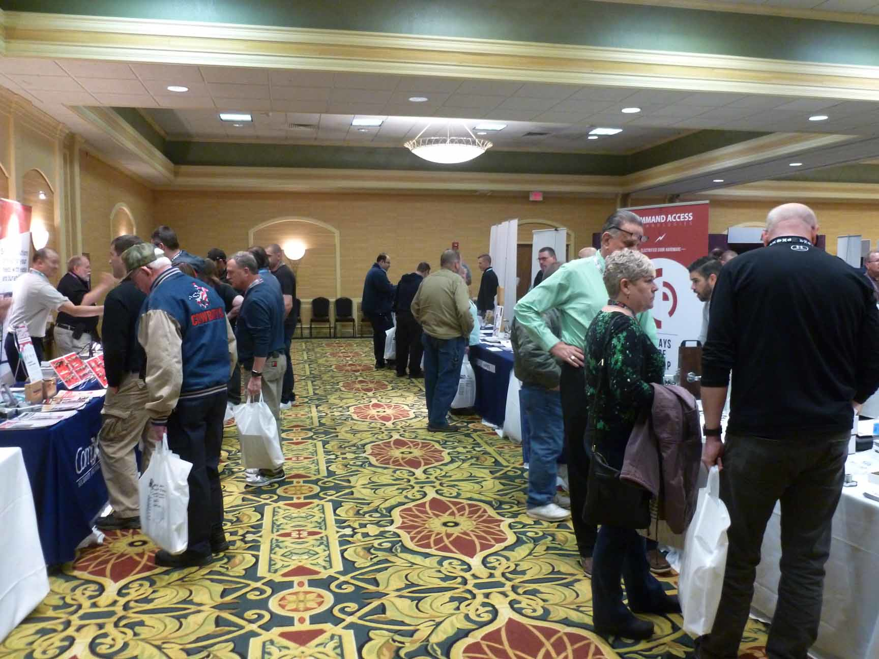 IDN-Hardware Sales 2018 Trade Show Floor