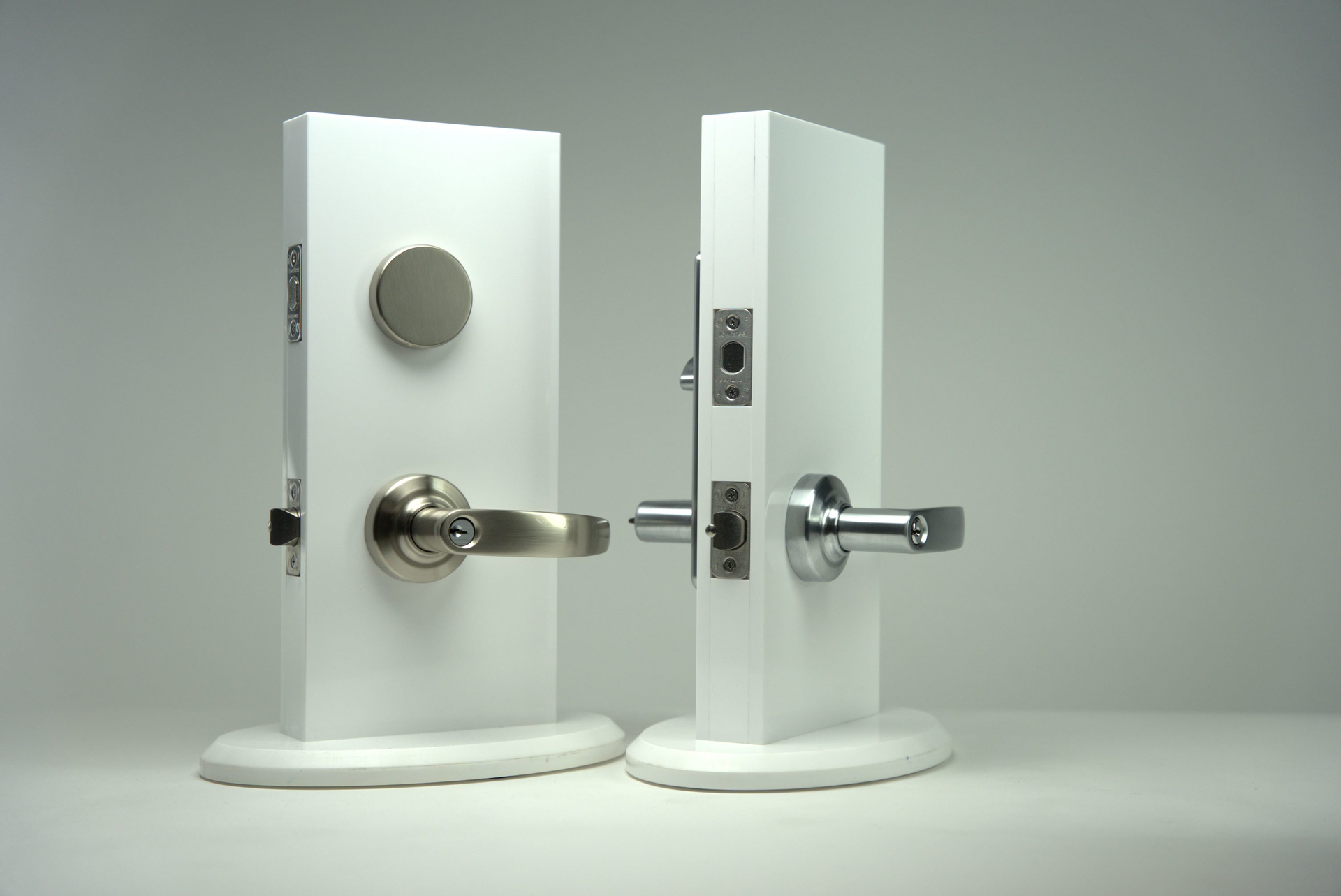 The m-Genius-P, without the privacy indicator, left, and the m-Genius-C