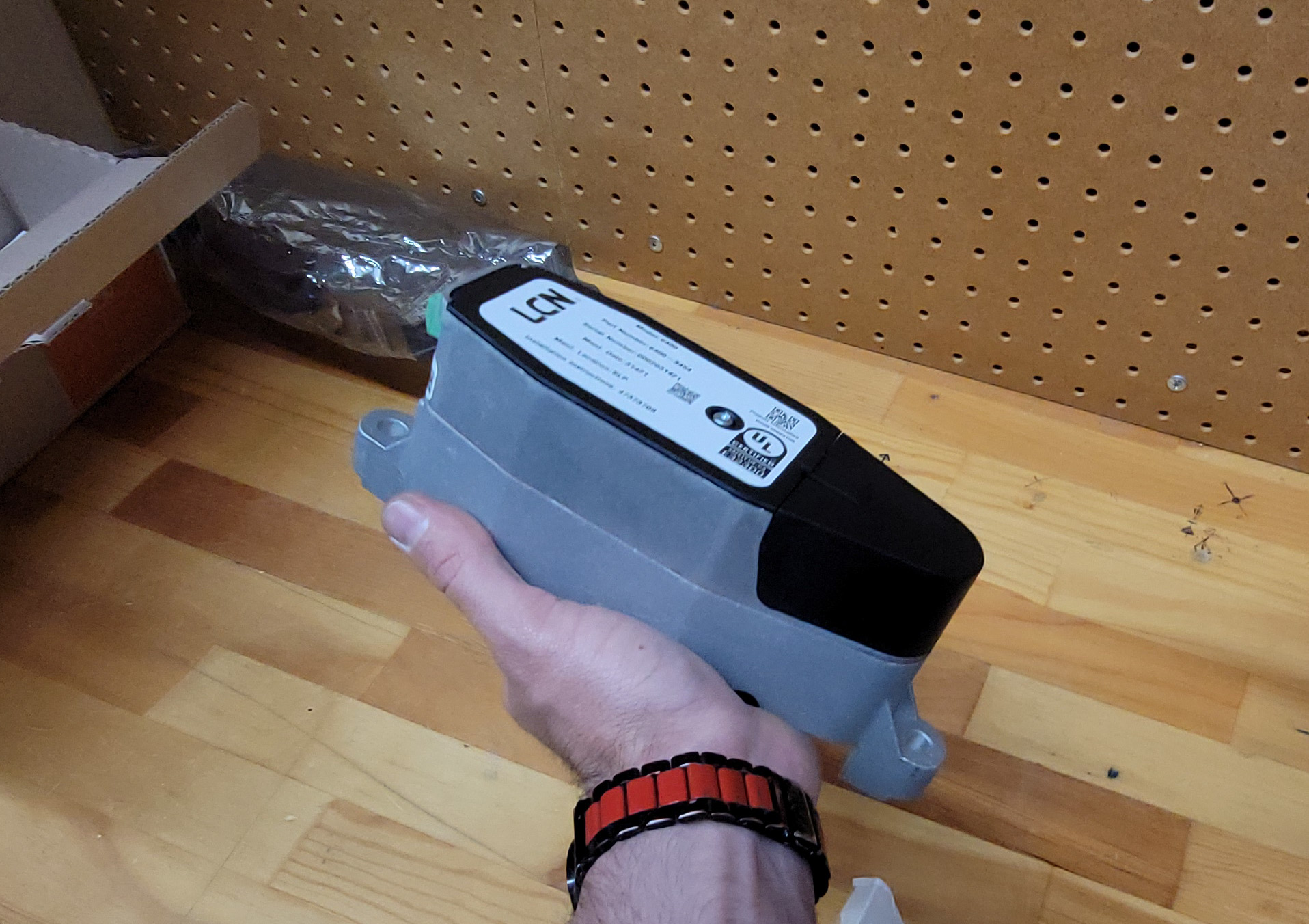 Image 1: The LCN 6400 COMPACT lives up to its name.