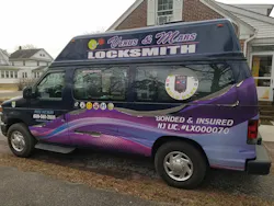 Eye-catching Venus and Mars van Eye-catching Venus and Mars van