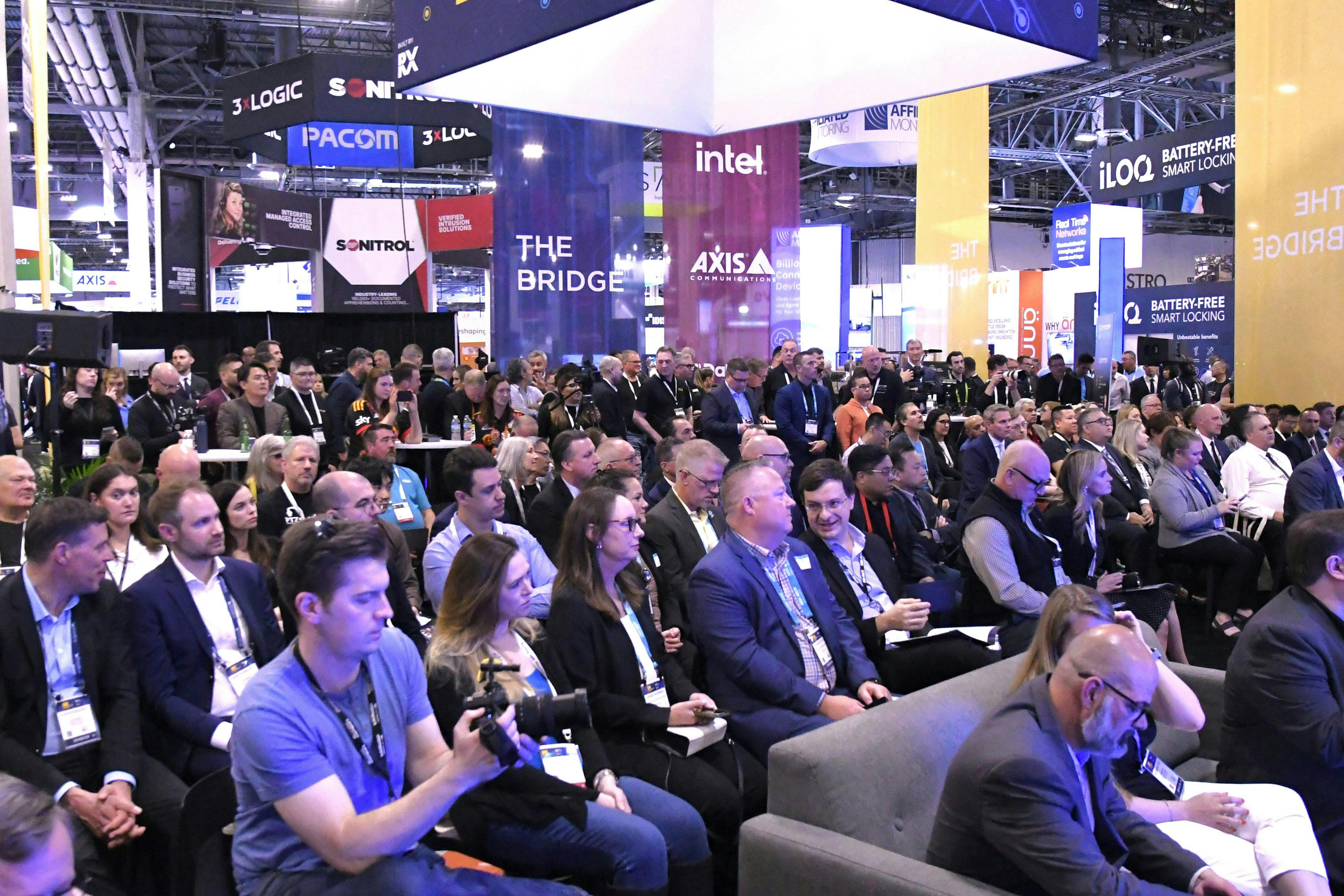 Packed audience ffor SIA New Product Showcase