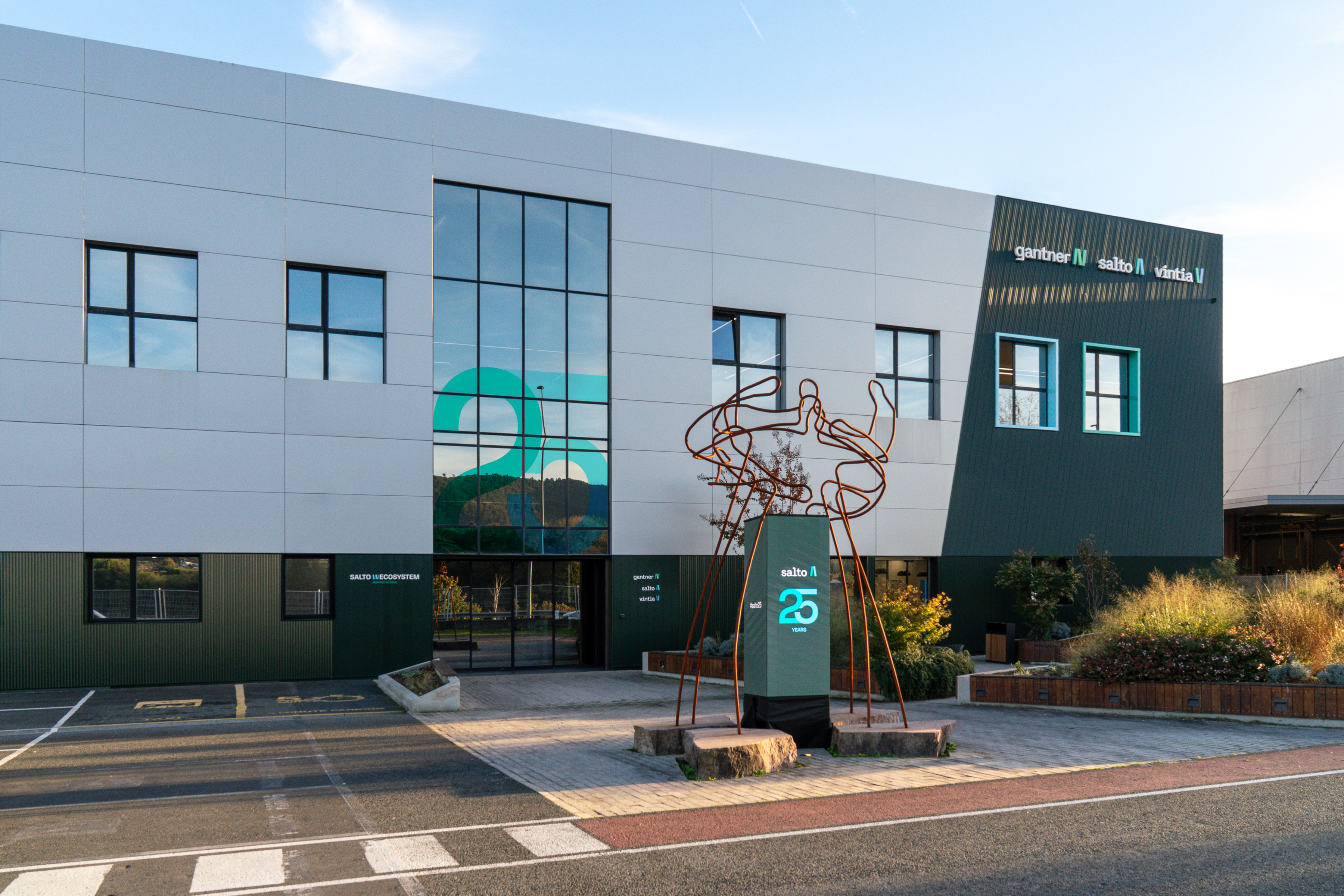 25yearssaltobuilding