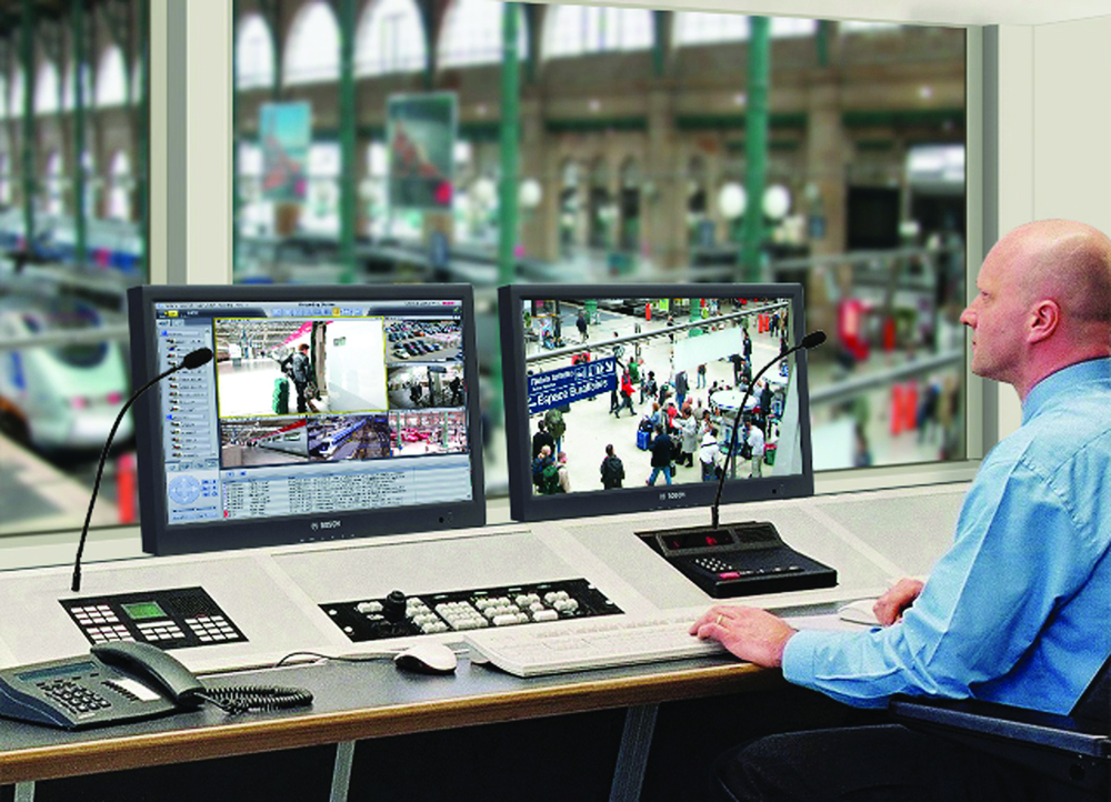 Recordings from different stations can be replayed simultaneously in one interface, and powerful functions like Smart Motion Search help to locate important video quickly.