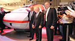 Premier of the ICx with Dr. Peter Ramsauer, Federal Minister of Transport, Building and Urban Development; Dr. Rudiger Grube, CEO Deutschen Bahn AG; Ulrich Homburg, Member of the DB Management Board for Passenger Transport (l.t.r.) Premier of the ICx with Dr. Peter Ramsauer, Federal Minister of Transport, Building and Urban Development; Dr. Rudiger Grube, CEO Deutschen Bahn AG; Ulrich Homburg, Member of the DB Management Board for Passenger Transport (l.t.r.)