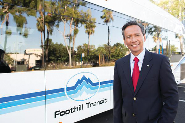 Foothill Transit Director of Maintenance and Vehicle Technology Roland Cordero honored with a Sustainability All Star Award.