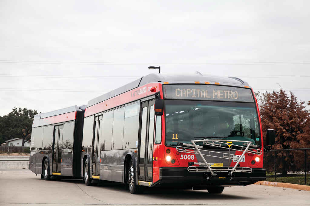 The MetroRapid fleet consists of 22 60-foot articulated vehicles, each with capacity for 101 riders, and 18 40-foot vehicles, each accommodating 78 riders.