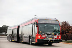 The MetroRapid fleet consists of 22 60-foot articulated vehicles, each with capacity for 101 riders, and 18 40-foot vehicles, each accommodating 78 riders. The MetroRapid fleet consists of 22 60-foot articulated vehicles, each with capacity for 101 riders, and 18 40-foot vehicles, each accommodating 78 riders.