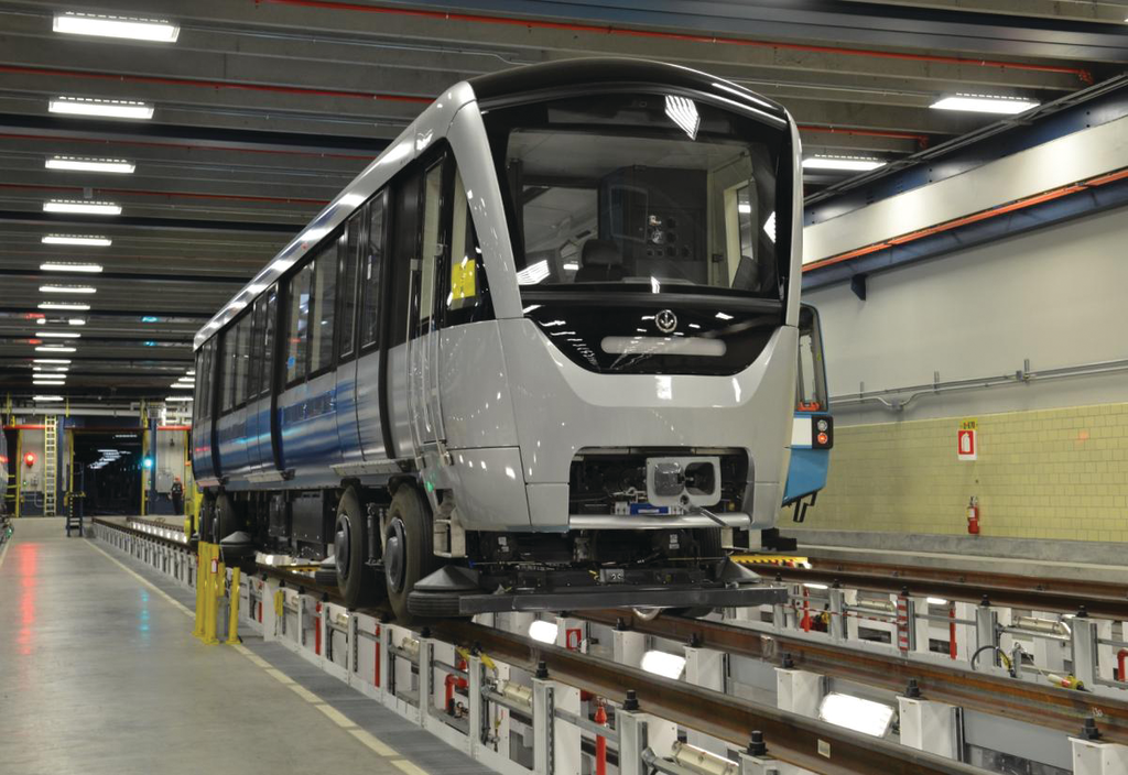 The Azur cars are an inspiring example of ecodesign. Once the trains reach the end of their useful lifespan, 92.5 percent of each car will be reusable, recyclable or recoverable.