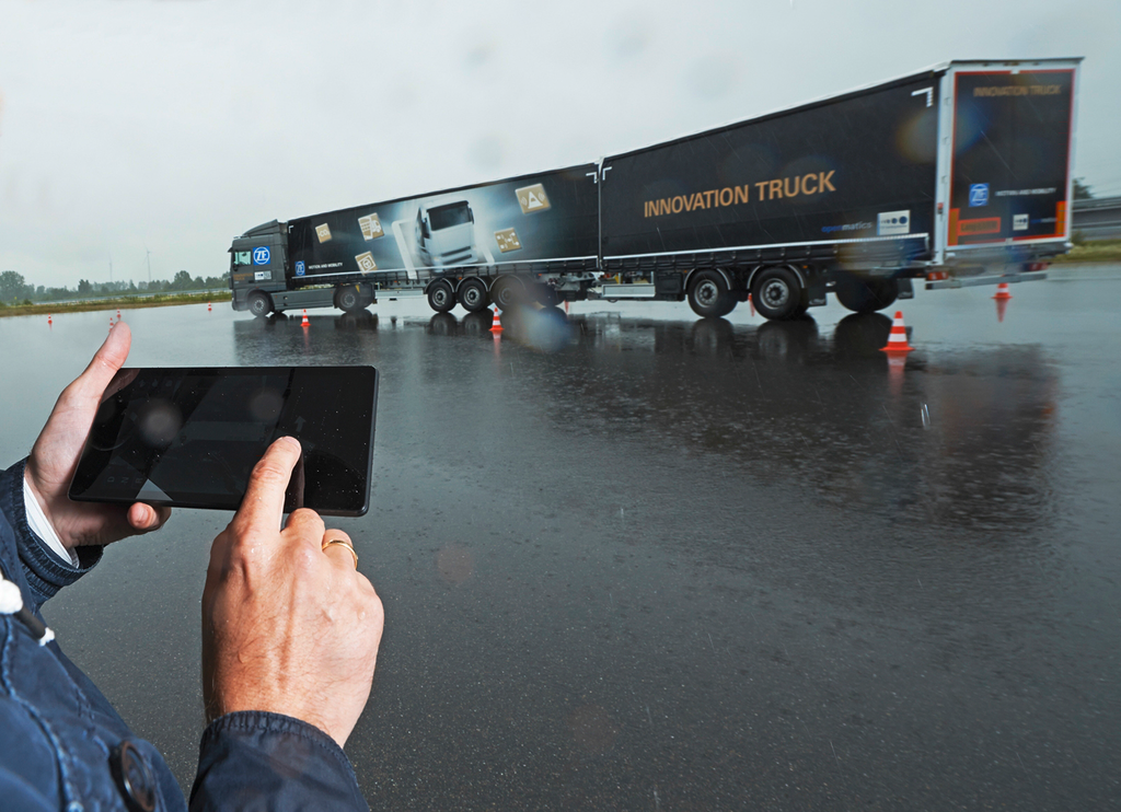 ZF Innovation Truck, Maneuvering Test during ZF's Trade Press Conference 2014, Aldenhoven, Germany.