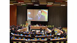 Wang Chuanfu is delivering a keynote speech. Wang Chuanfu is delivering a keynote speech.