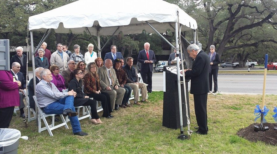 New bus shelters will be installed or replaced at almost 1,000 locations across VIA&rsquo;s service area by November 2016.