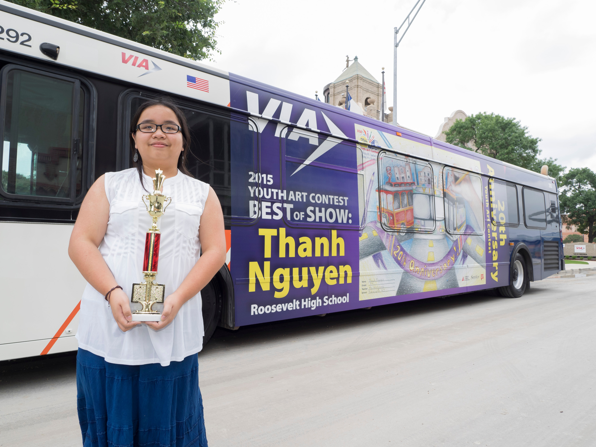 Thanh Nguyen from Roosevelt High School took the Best of Show honors at VIA&rsquo;s 20th Youth Art Contest luncheon.
