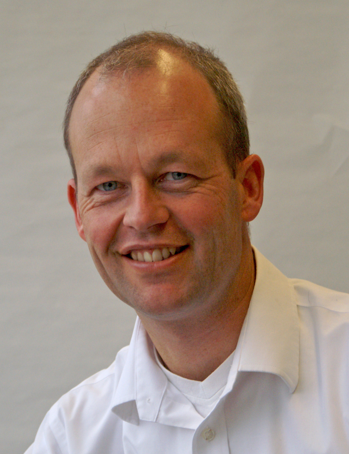 Van Andel has worked with various cities and transit agencies to implement ITS systems and passenger information systems.