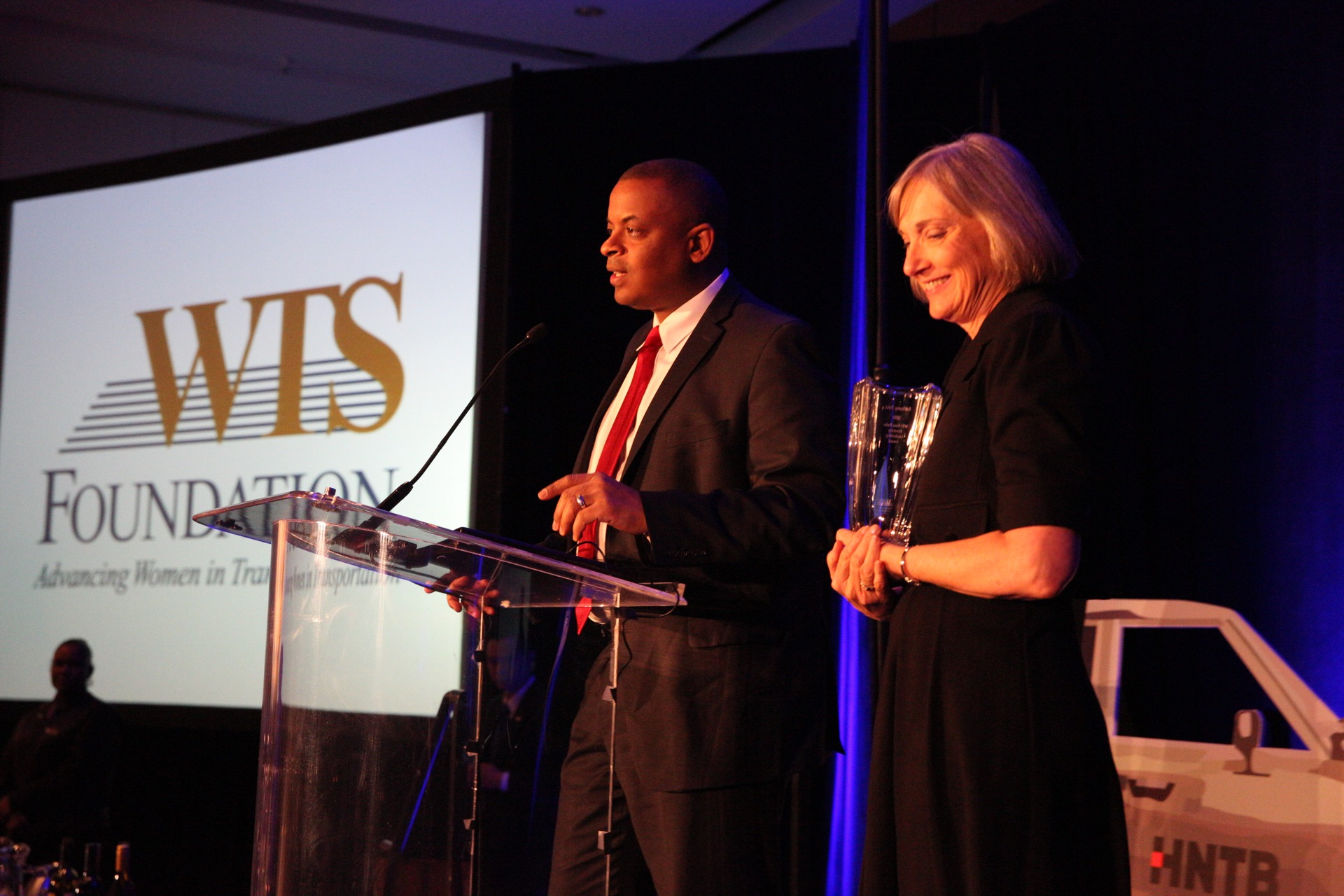 DOT Sectary Anthony Foxx accepts the Rosa Parks Diversity Award May 21 during the WTS International conference in Chicago.