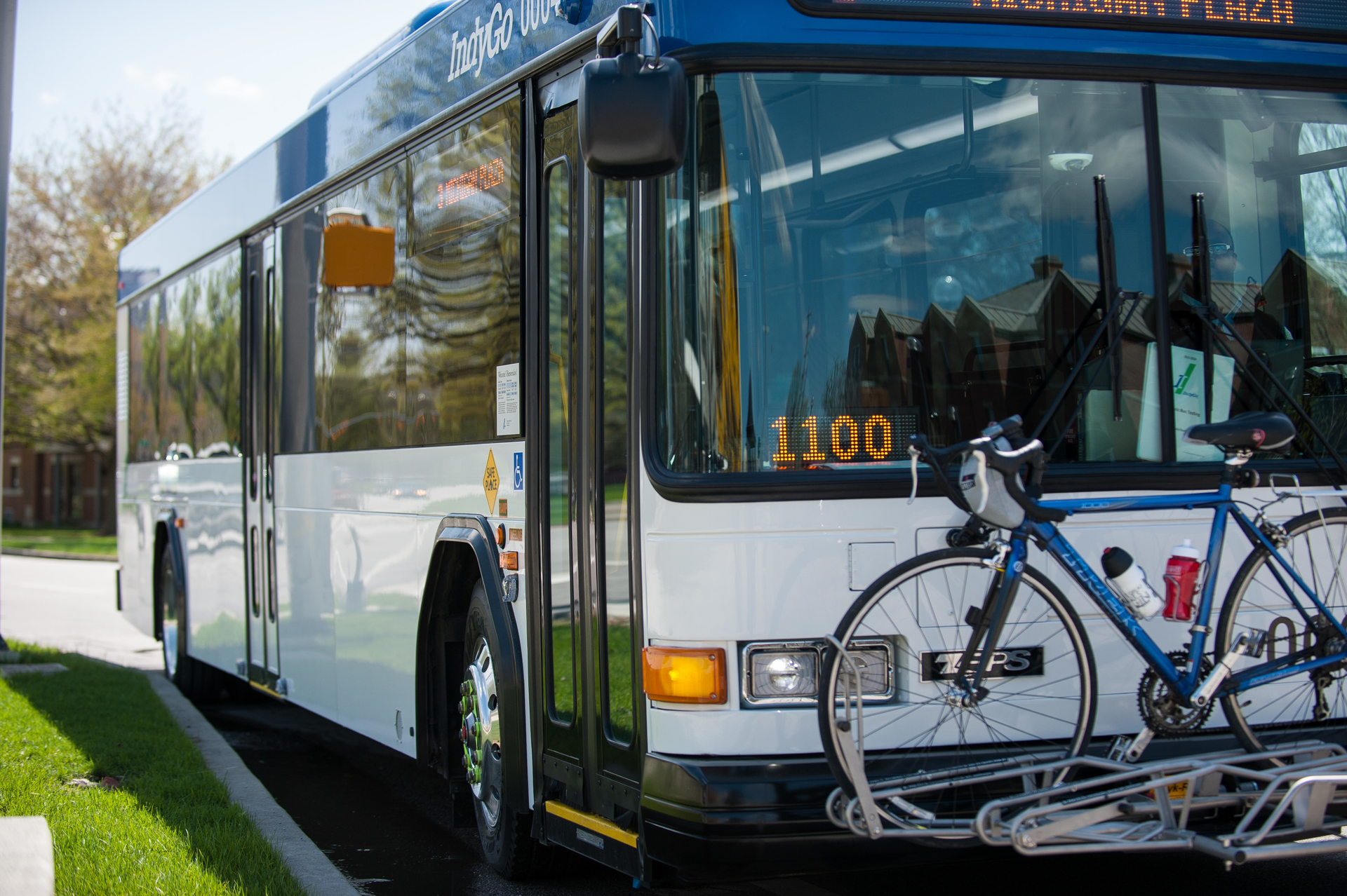 Since IndyGo's rollout of the buses in early June, performance has exceeded 130 miles on a single 4-hour charge of the 12 Lithium-Ion batteries.