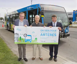 Philippe Schnobb, président du CA, STM; Kelly Thorstad-Cullen, conseillère municipale; Marc Bélanger, directeur Planification et développement des réseaux. Philippe Schnobb, président du CA, STM; Kelly Thorstad-Cullen, conseillère municipale; Marc Bélanger, directeur Planification et développement des réseaux.