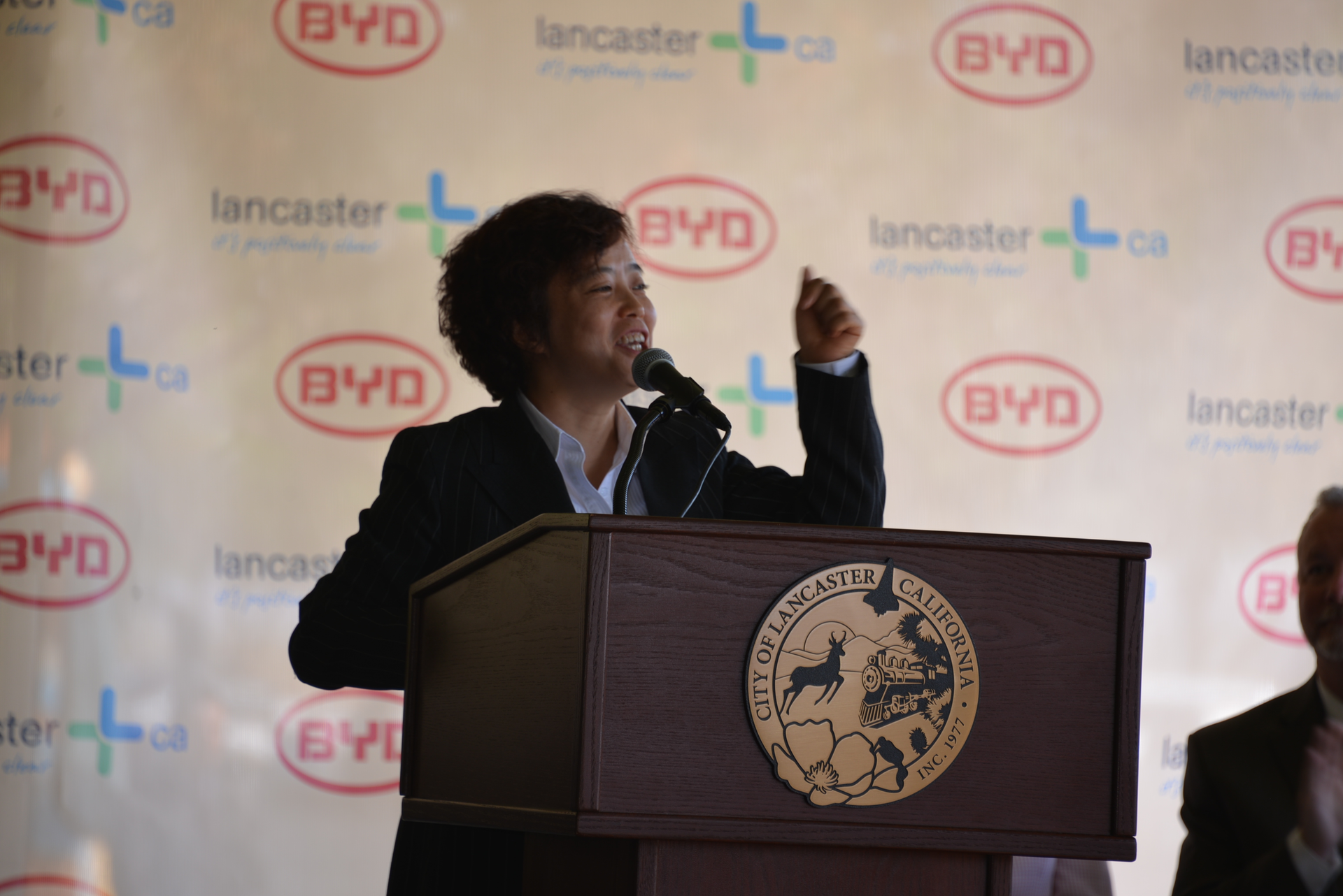 BYD 07 Stella Li 565392ba2aaa5