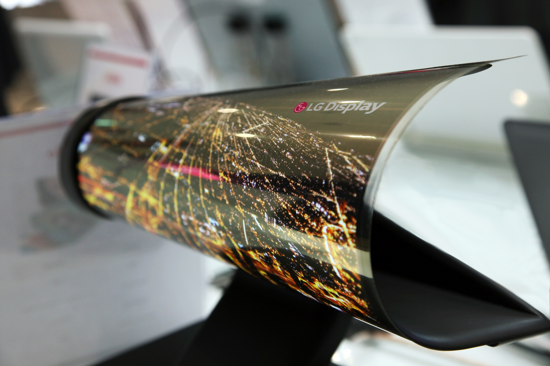LG Displays will showcase ultra-thin OLED technology at CES 2016.