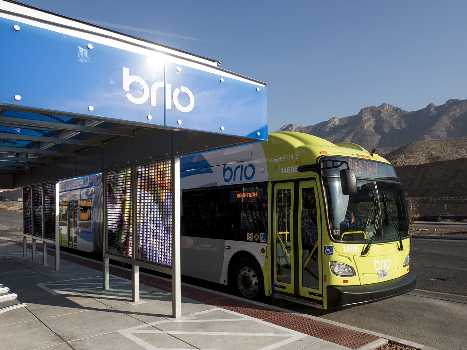 Uniquely branded 60-foot articulated buses transport more than 70 passengers between Brio stations.