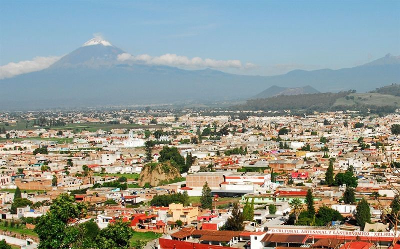 IVU Traffic Technologies AG is equipping several train stations in the Mexican city Puebla with the real-time information system IVU.realtime.