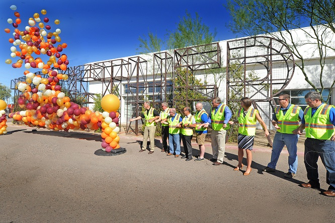 Left to right: Mesa Mayor John Giles, Mesa Councilmember Alex Finter, Mesa Vice Mayor and Valley Metro Rail Board Vice Chair Dennis Kavanaugh, Mesa Councilmember David Luna, Mesa Councilmember Chris Glover, Valley Metro Interim CEO Scott Smith, Stacy and Witbeck/Sundt Project Manager Jennifer Donaldson, Mesa Councilmember Dave Richins and Mesa City Manager Chris Brady.
