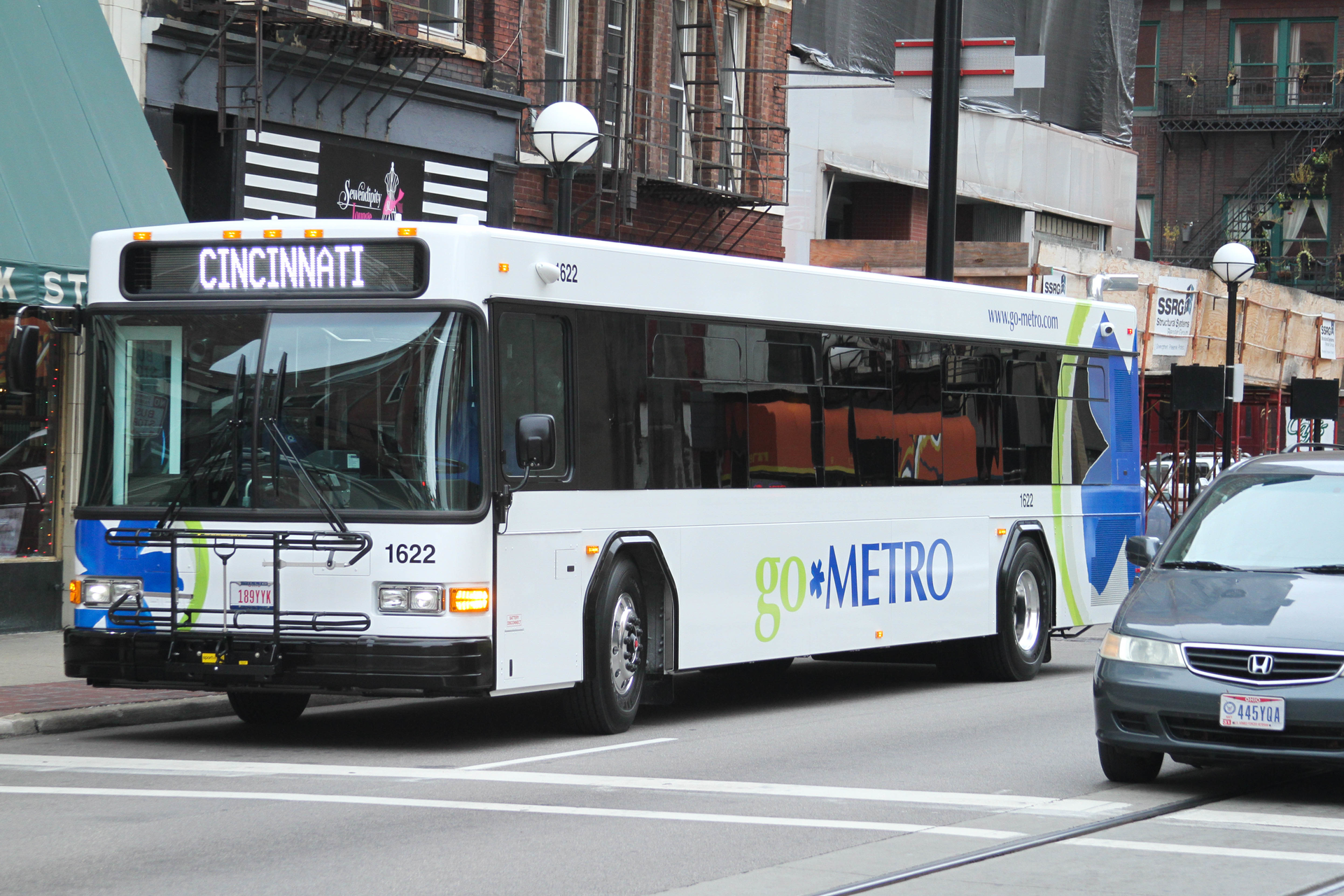 Metro Communter Bus Exterior 5840ae8b32c3d
