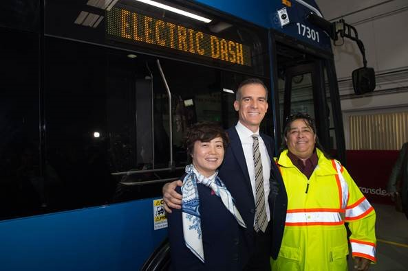 BYD America President Stella Li joins Los Angeles Mayor Eric Garcetti at the Launch of BYD Electric Buses Along LADOT&rsquo;s DASH Lines.