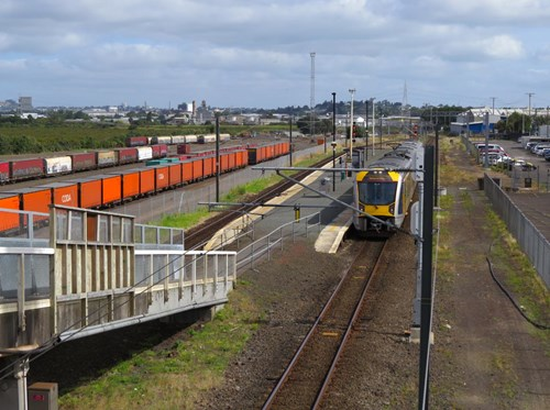 Westfield Station 587e27fbdc023