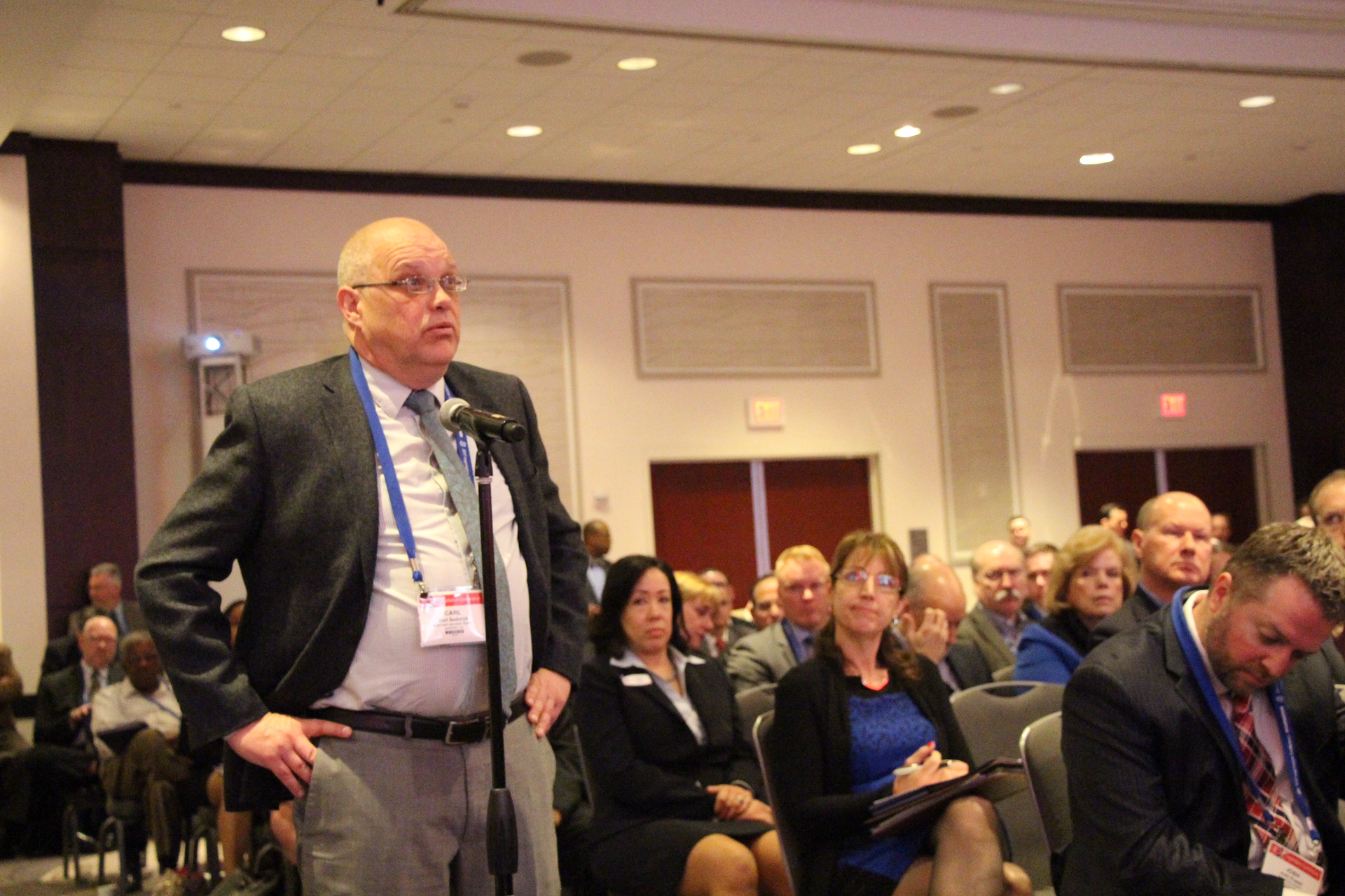 Attendees of the APTA Legislative Conference in Washington, D.C., discuss federal legislation and policy initiatives.
