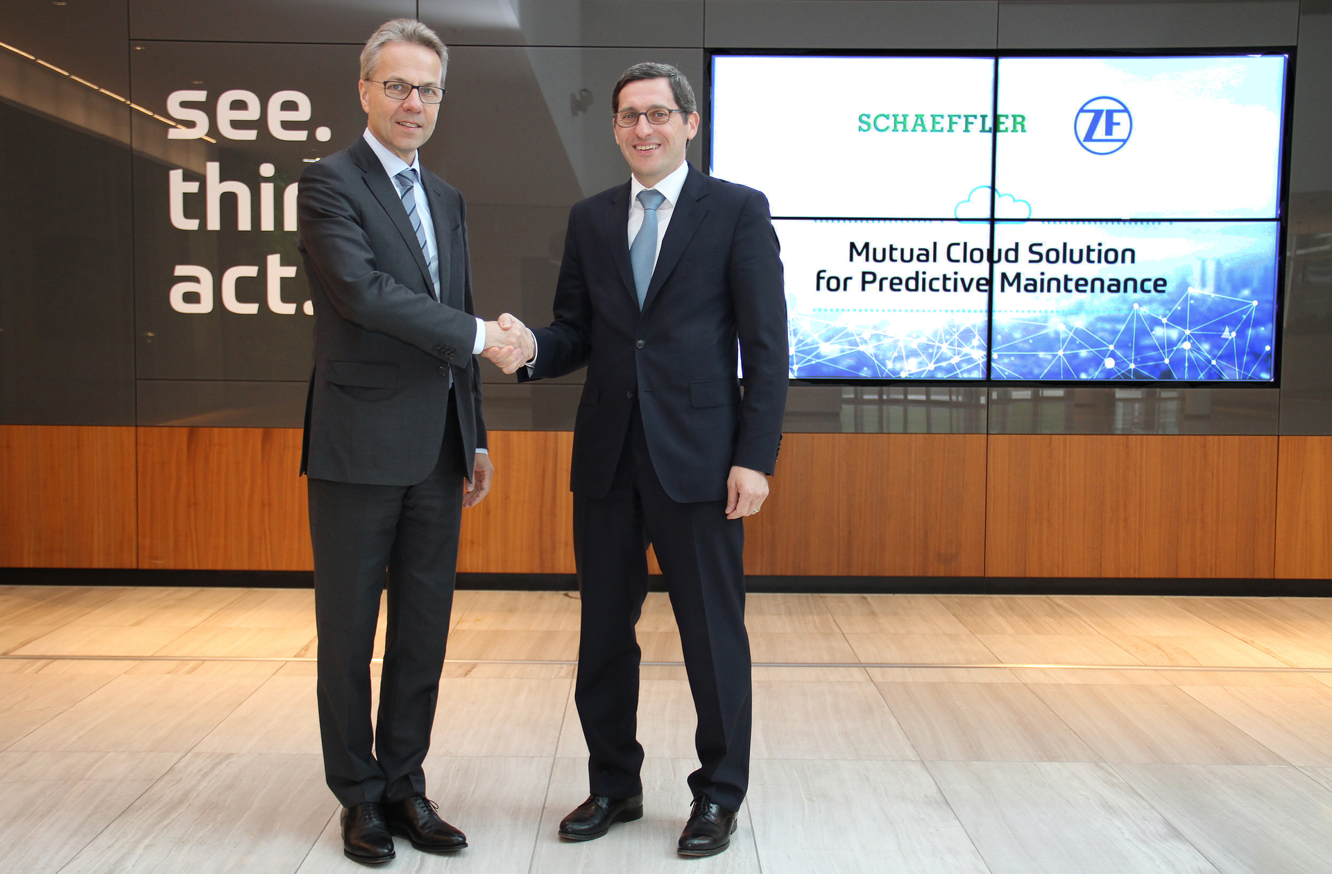 (from the right) Dr. Klaus Gei&szlig;d&ouml;rfer, head of division industrial technology and Dr. Stefan Spindler, CEO industrial of Schaeffler AG.
