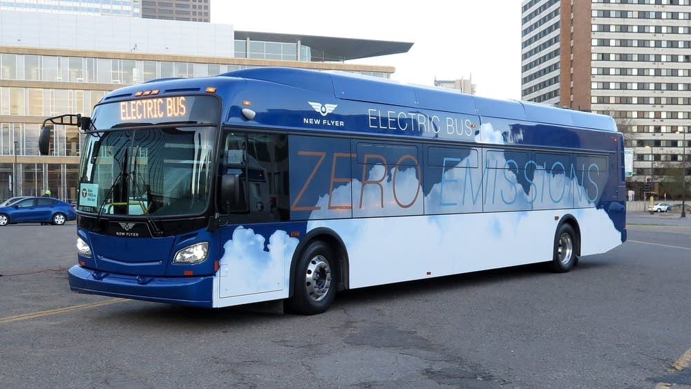The San Diego, the Metropolitan Transit System Board of Directors unanimously approved the purchase of six 40-foot electric buses from New Flyer.