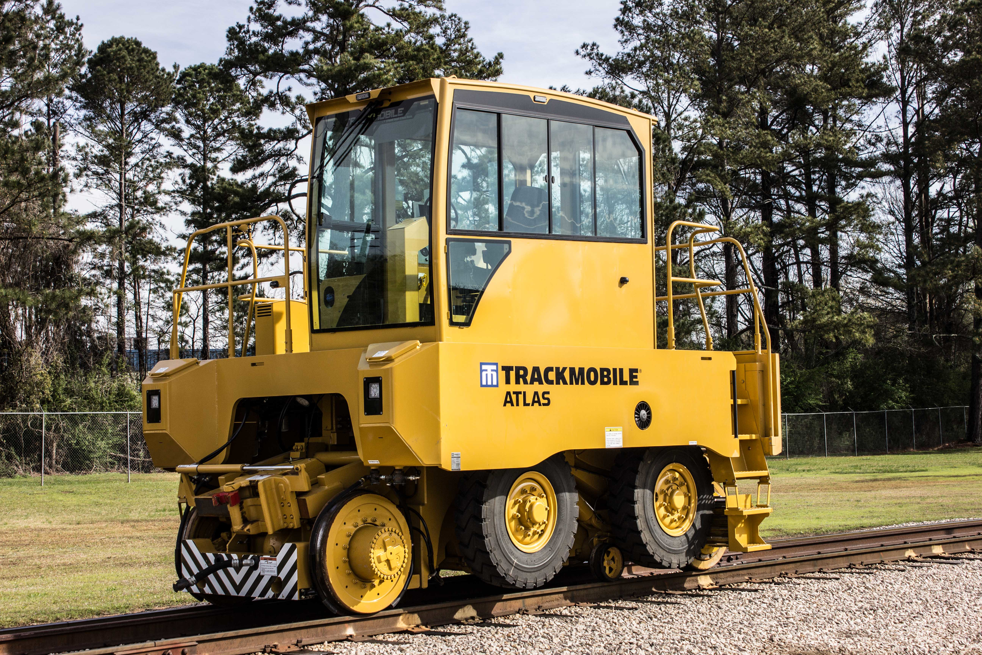 The Atlas model is designed to better accommodate rail application locations requiring greater tractive effort.