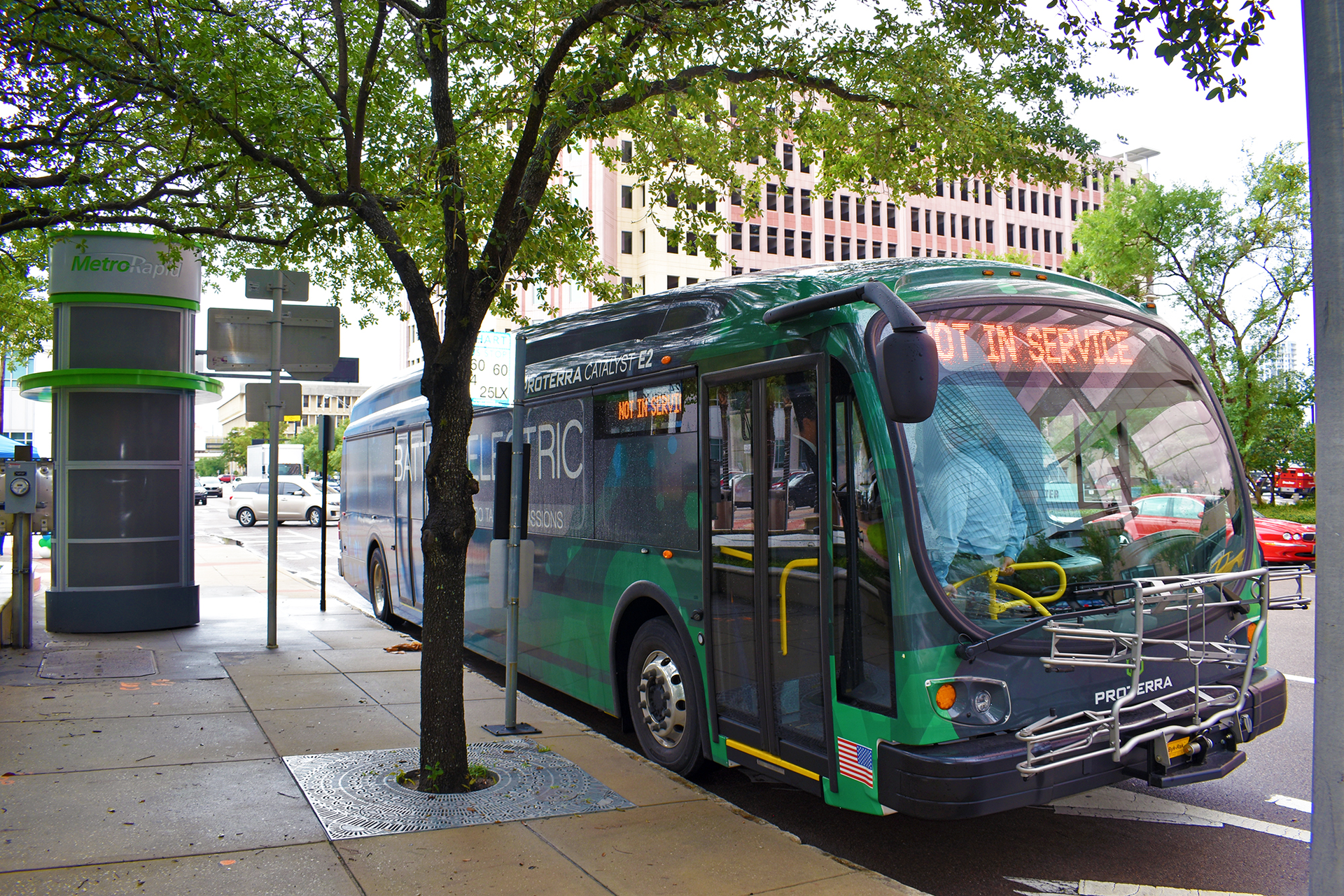 The Proterra Catalyst 40-foot zero-emission transit vehicle in full display in Tampa.