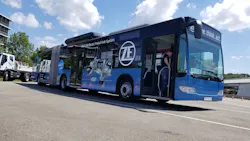 The prototype articulated bus is equipped with two AVE 130 electric portal axes for a powerful drive. The prototype articulated bus is equipped with two AVE 130 electric portal axes for a powerful drive.