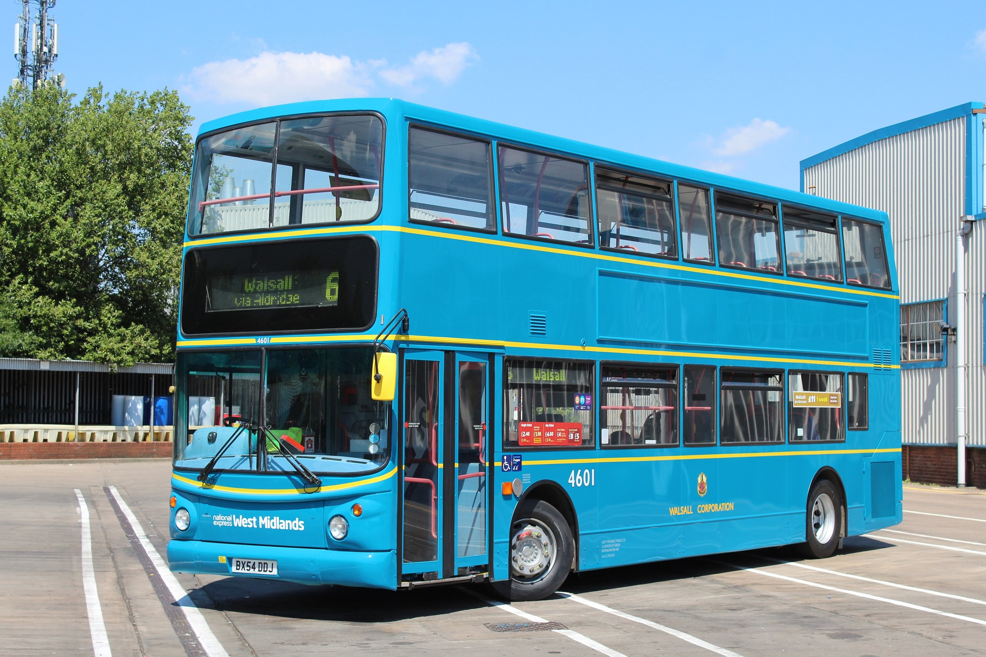 NXWM fleet number 4601 repainted in Walsall Corporation livery.
