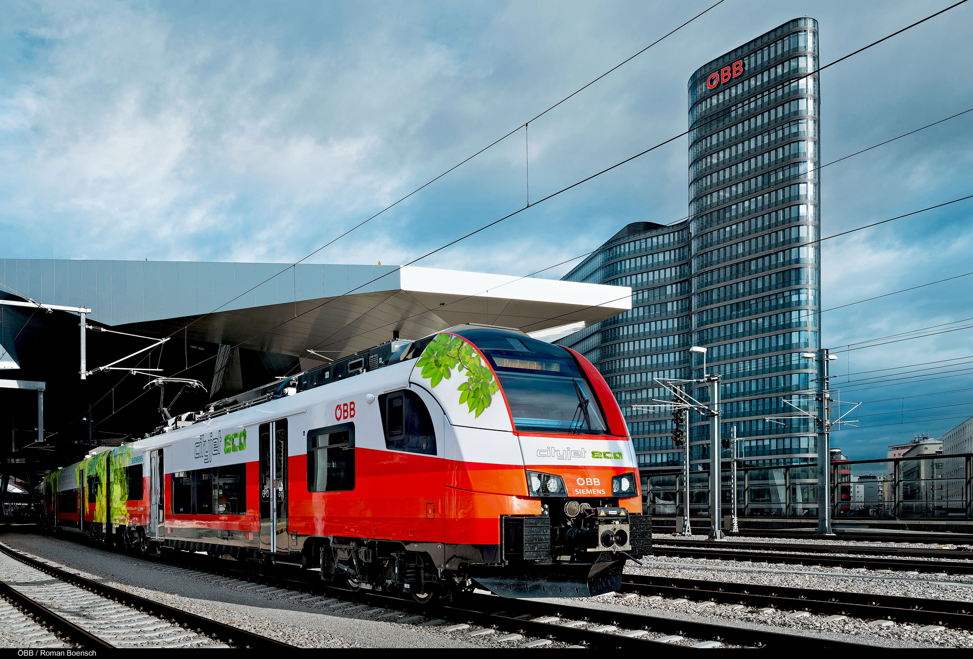 &Ouml;BB and Siemens Mobility presented in Vienna the first result of this innovative pilot project, the prototype of the Desiro ML Cityjet eco.