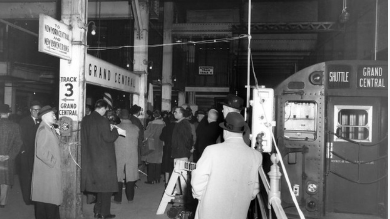 42 Shuttle 5d485d92aa3b2