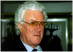 Dr Theurer Offizielles Pressefoto 5e78e1c2e8e5e Dr Theurer Offizielles Pressefoto 5e78e1c2e8e5e