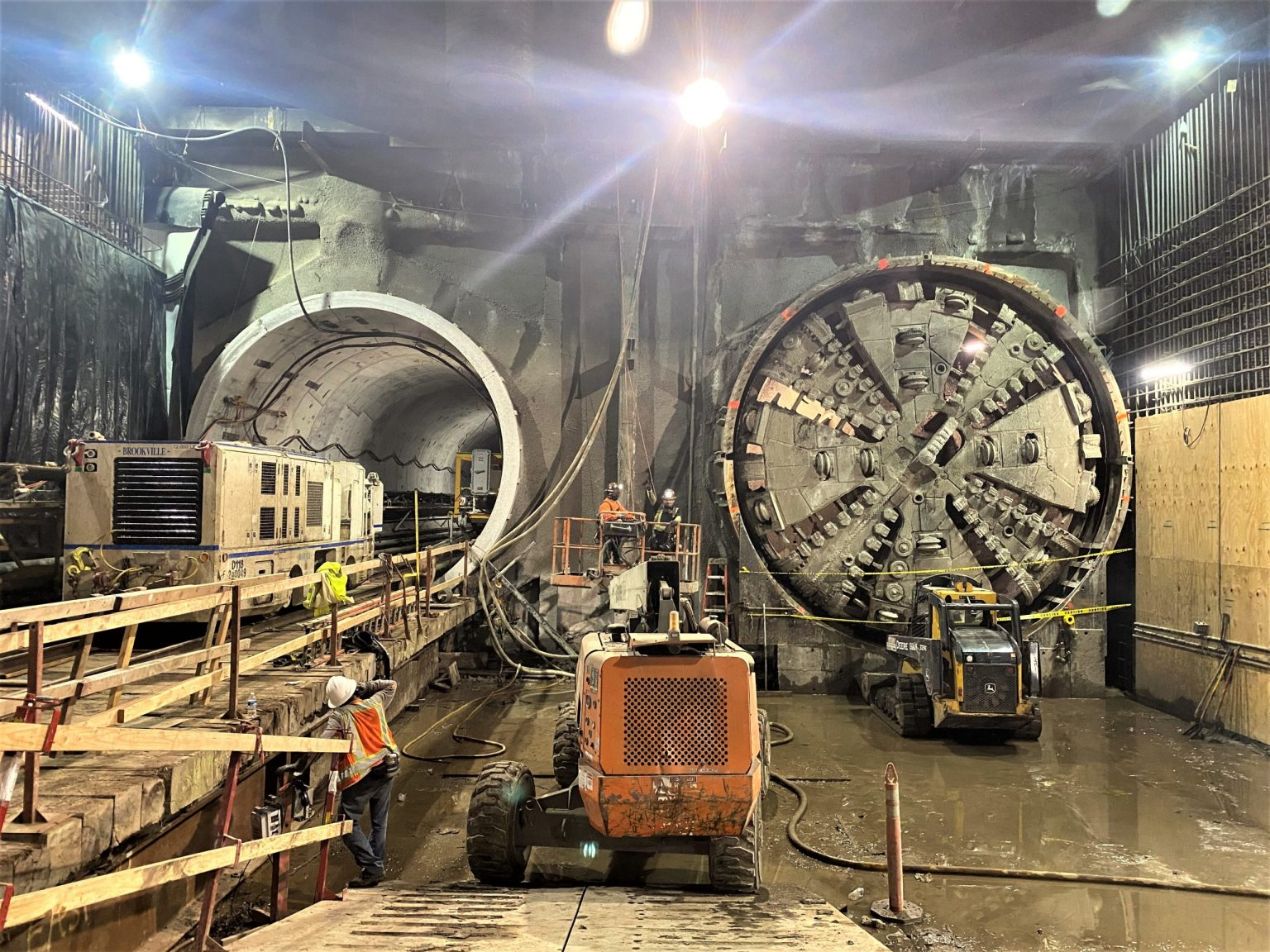 The tunneling machine has reached the portal on the right. The other machine being used on the project reached Wilshire/Fairfax on April 4