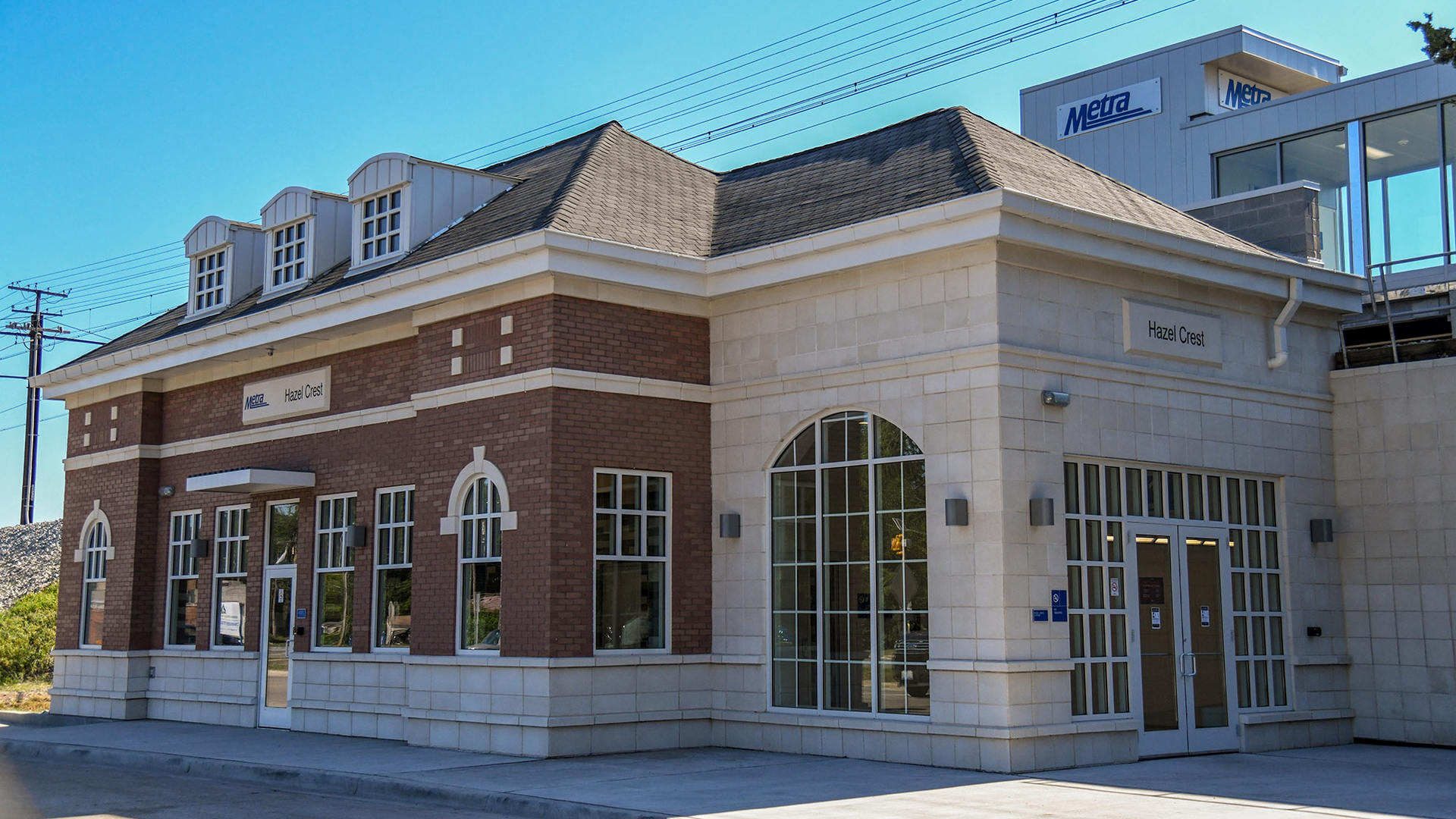 Metra's newly renovated Hazel Crest Station features a new street-level depot complete with vendor space, a waiting area and restrooms.