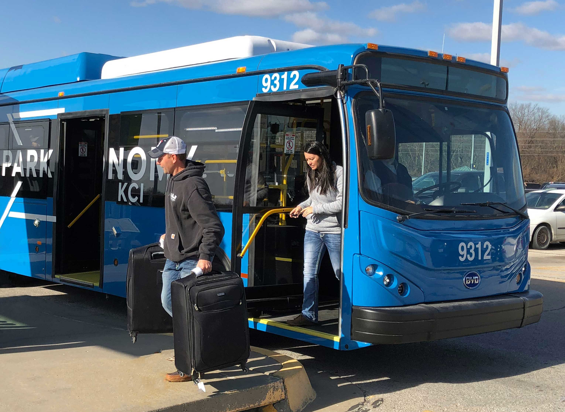 Four BYD K7Ms, like the one shown here in operation at the Kansas City International Airport, were delivered to Go COMO, the transit agency of Columbia, Mo.