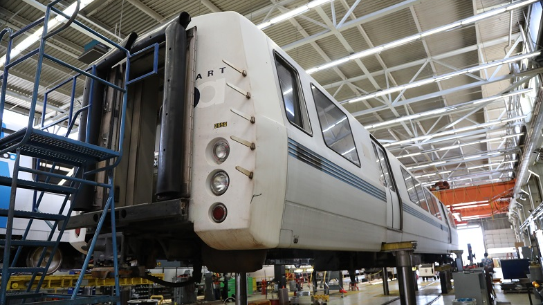 The last-ever BART C2 car was decommissioned in August 2021 at Hayward Shop. Note the headlights on the end, as well as the flat-shaped front.