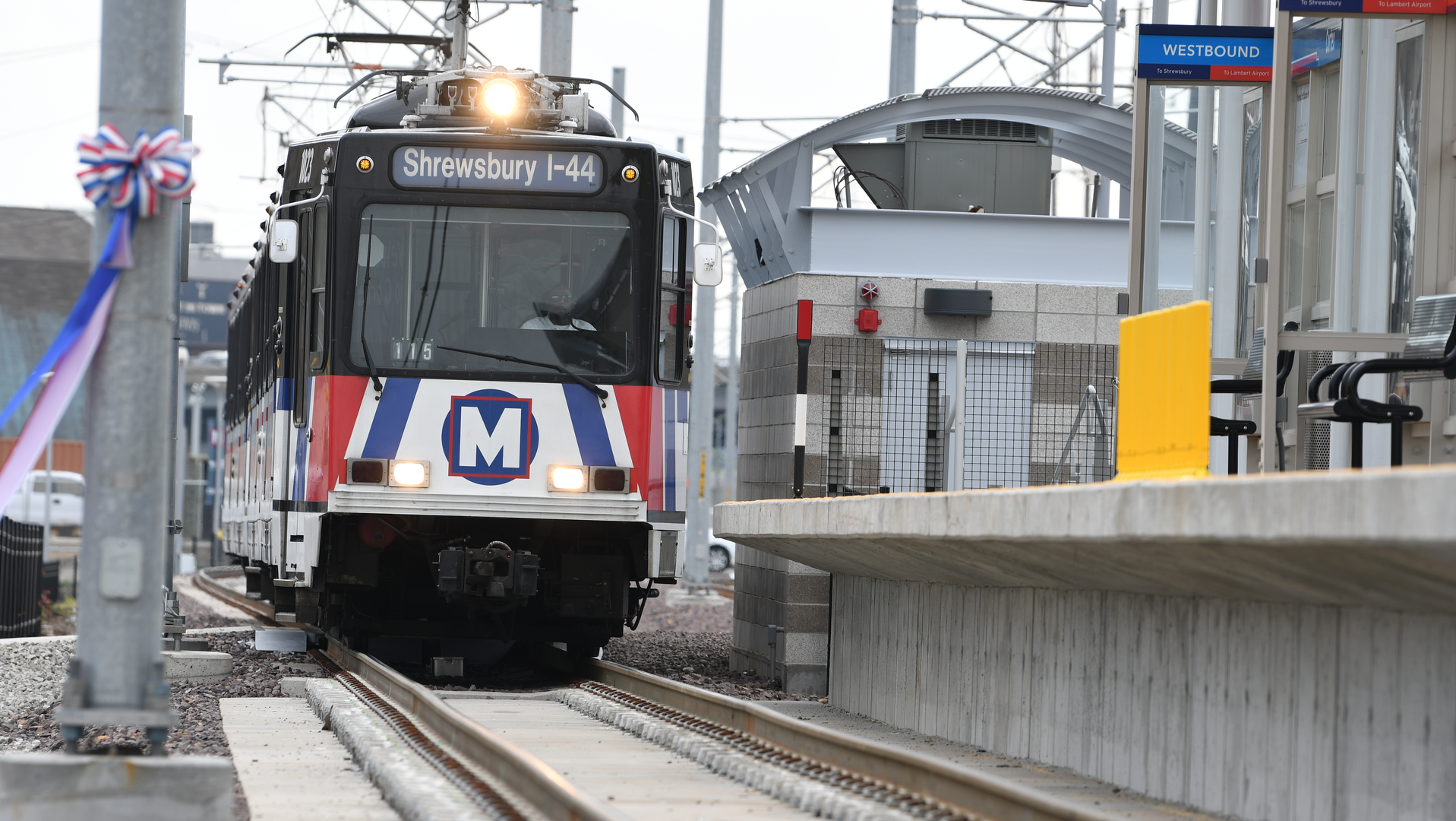 Chestnut will place behavioral health providers on MetroLink and MetroBus vehicles.