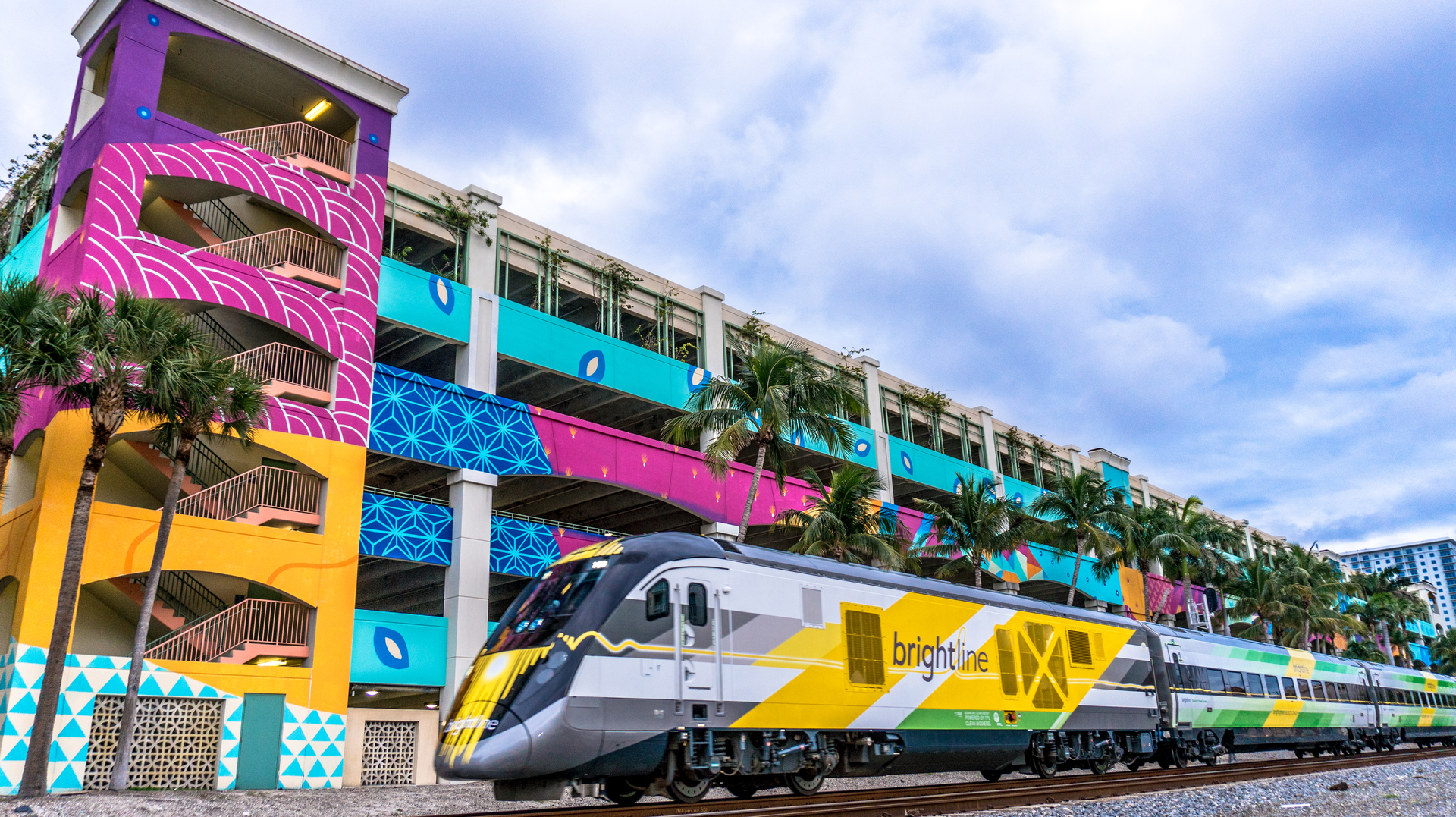 Bright Green At Wpb 3600x6000 (1)