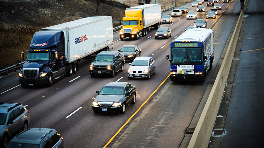 Bos 0027 Pace Bus On Shoulder